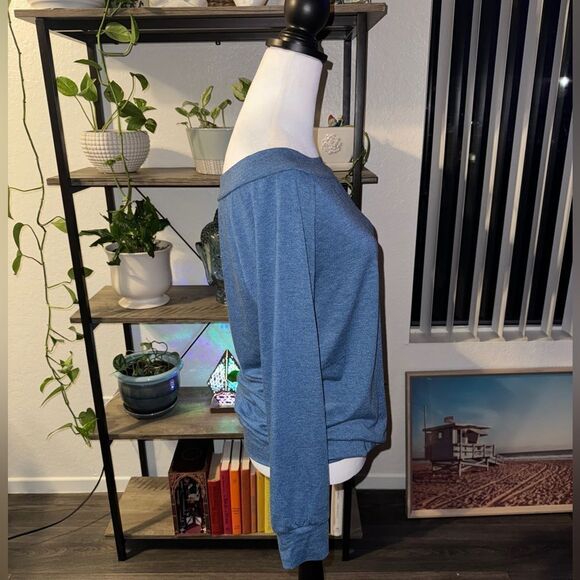 Brand new super cute oversized size small soft fabric top - Picture 4 of 7